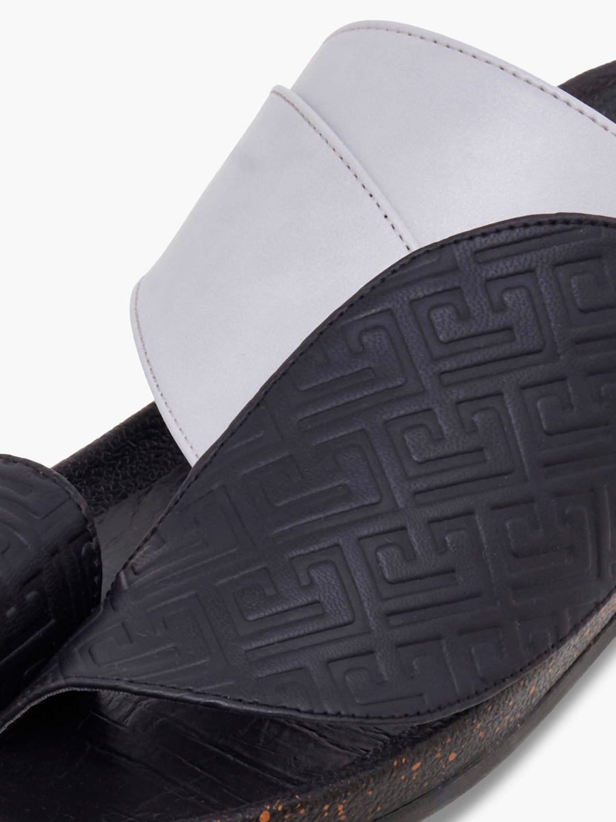 Men Toe Loop Detail Arabic Sandals
