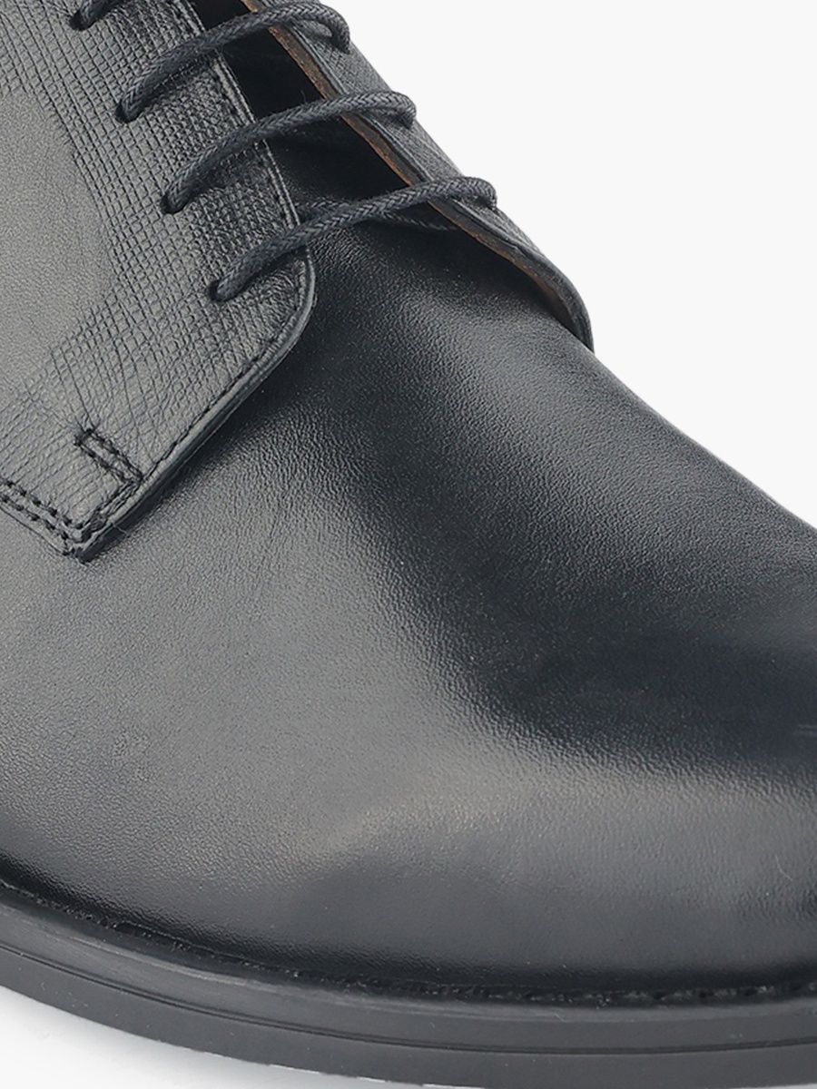 Men Lace-Up Derby Shoes