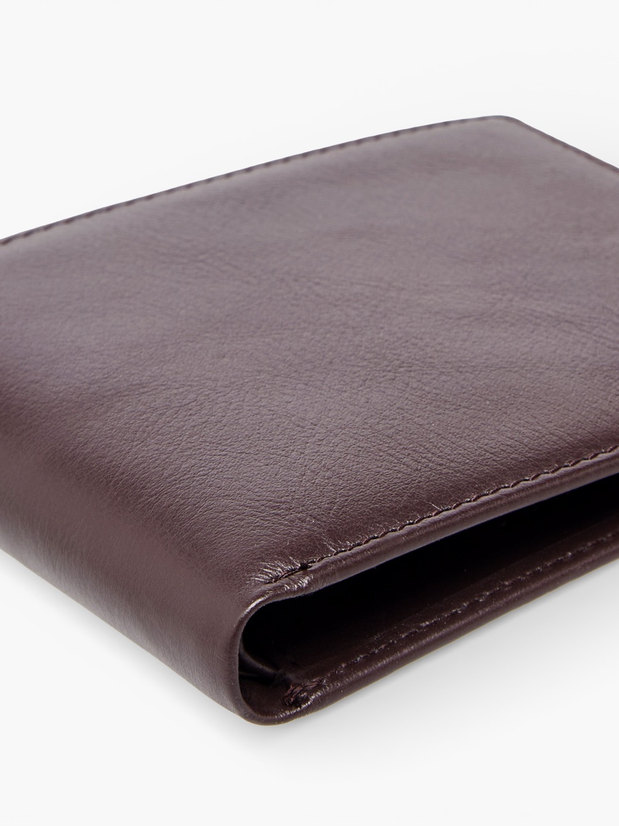 Men Bi-Fold Leather Wallet