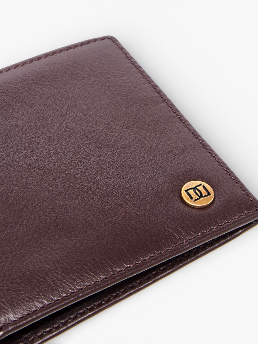 Men Bi-Fold Leather Wallet
