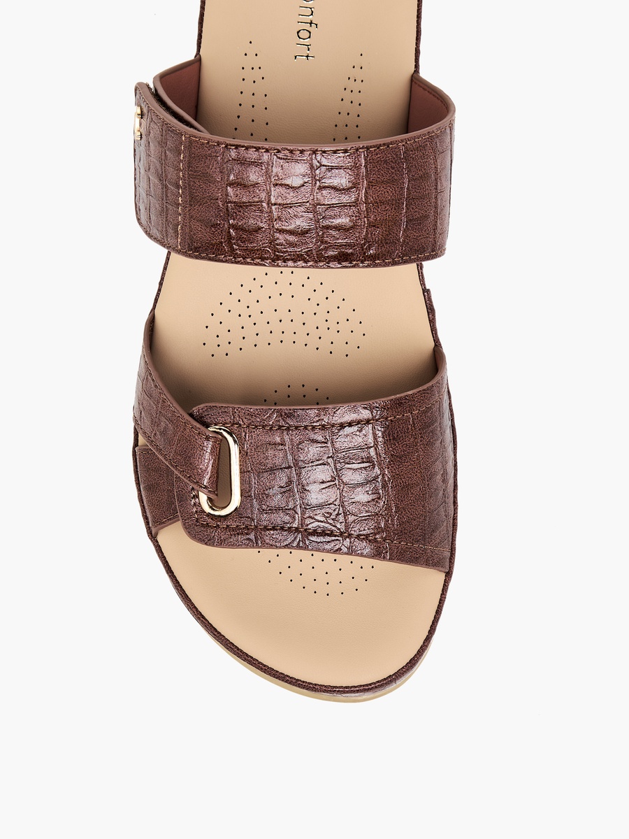 Women Textured Comfort Sandals
