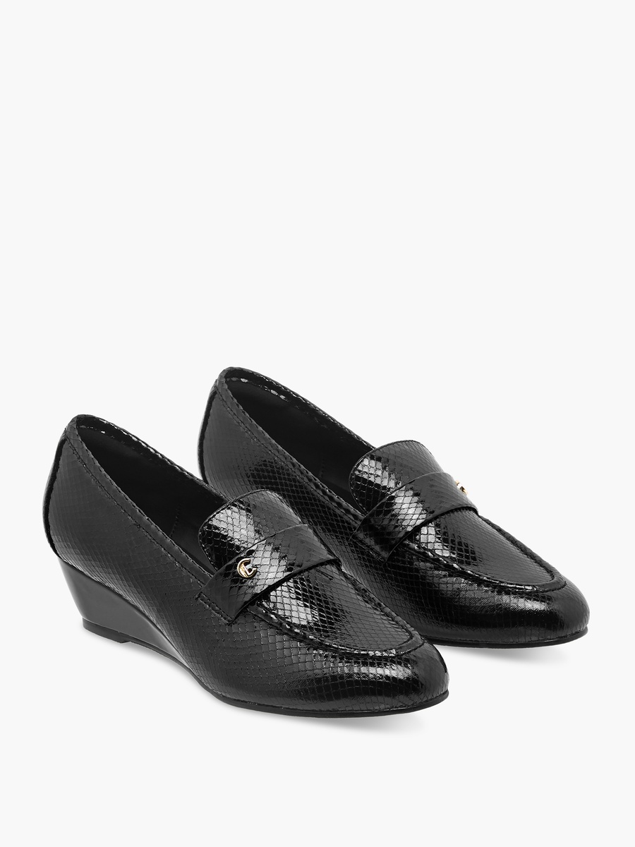 Women Textured Wedge Heel Shoes