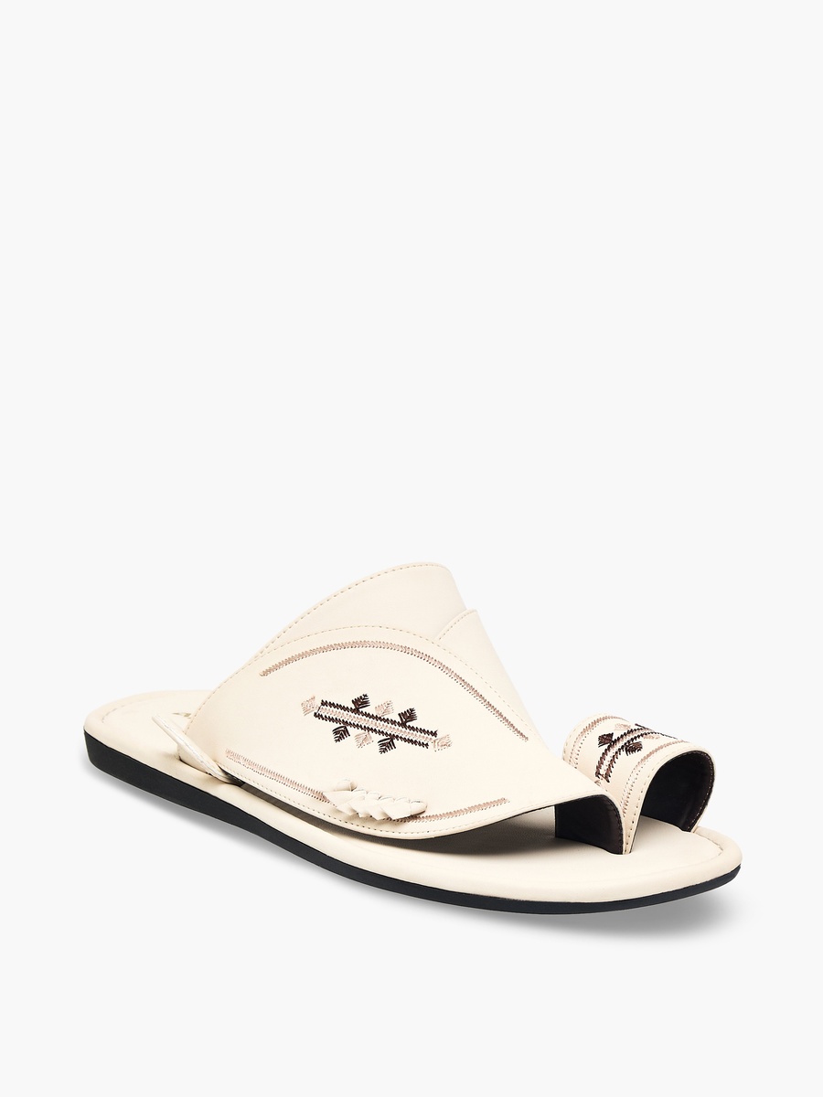 Men Embroidered Arabic Sandals
