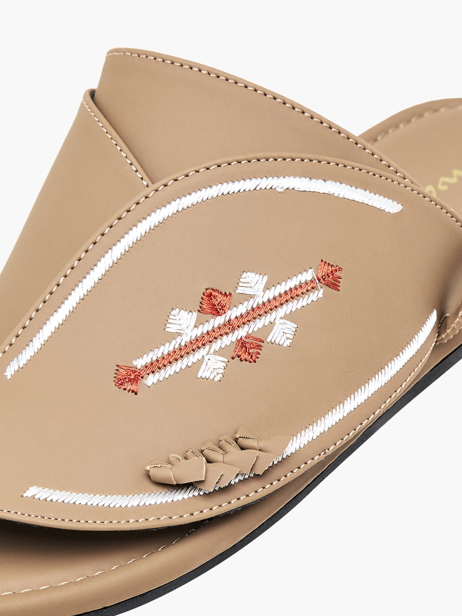 Men Embroidered Arabic Sandals