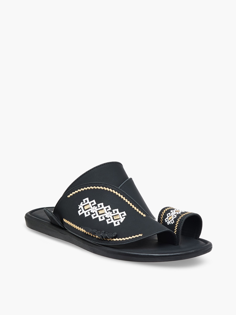 Men Embroidered Arabic Sandals