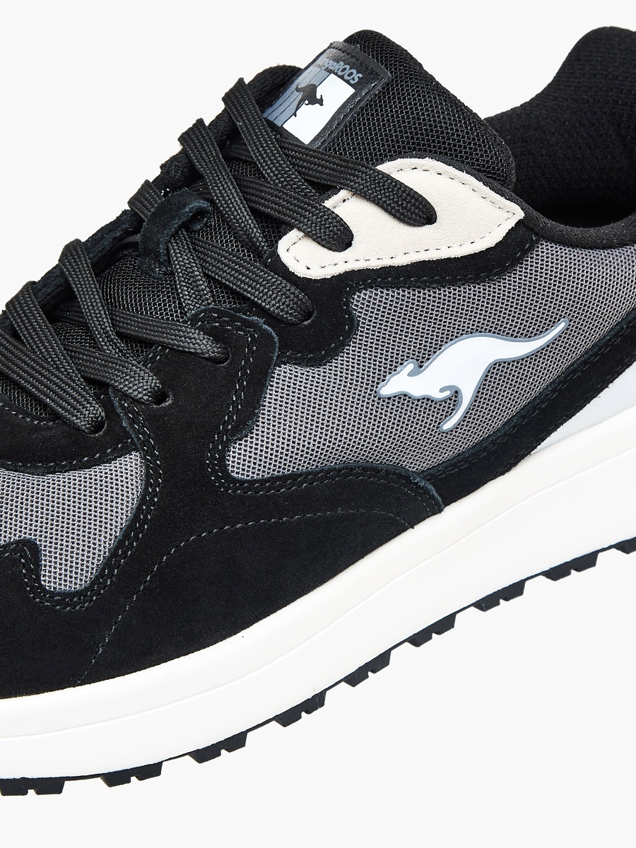 Men Lace-Up Sports Shoes