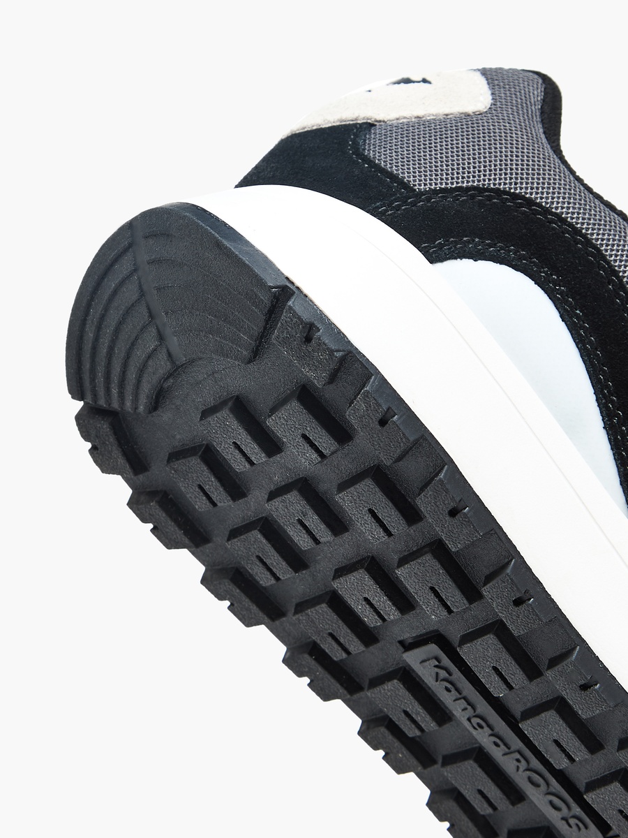 Men Lace-Up Sports Shoes
