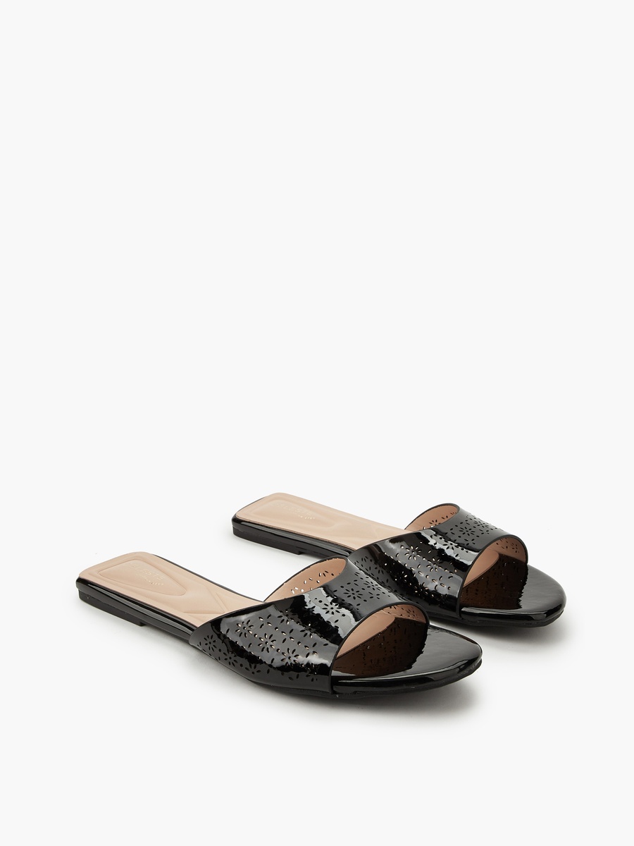 Women Laser Cut Flat Sandals