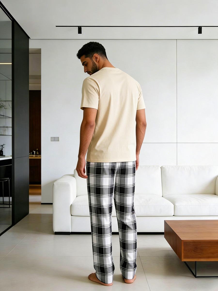 Men Solid Round Neck T-Shirt and Checked Pants Set