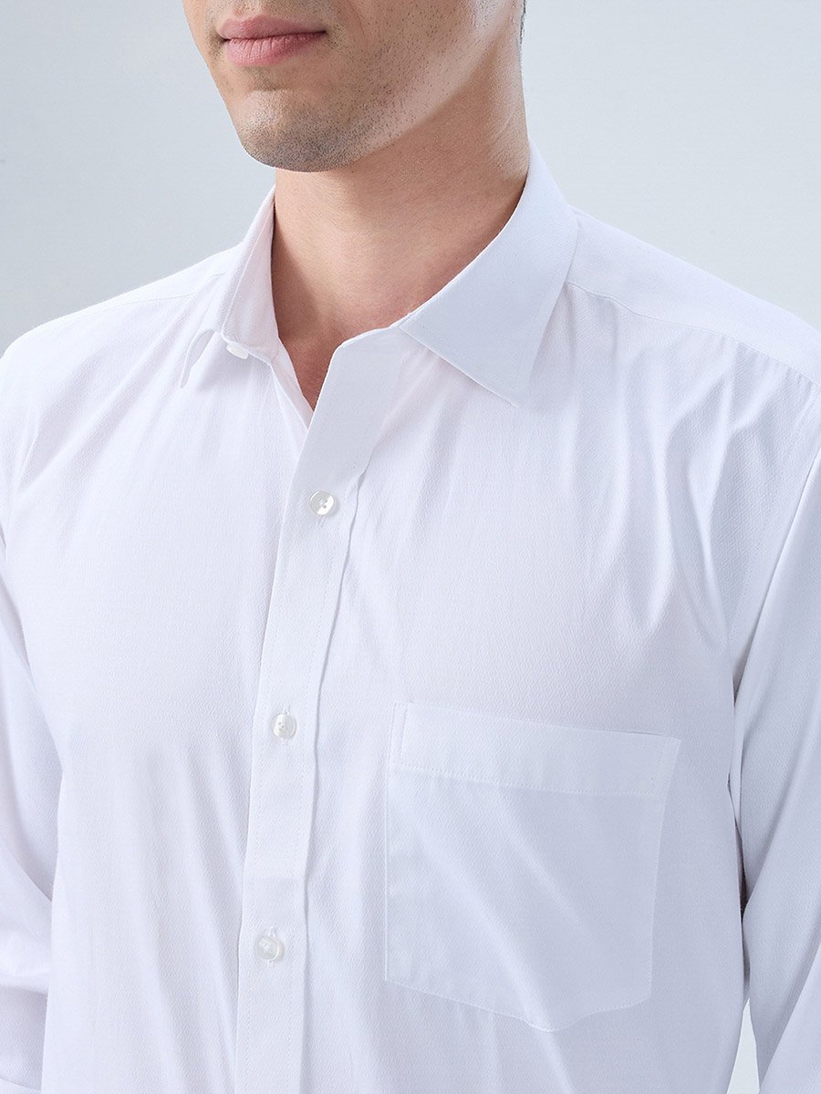 Men White Solid Regular Fit Shirt with Pocket Detail