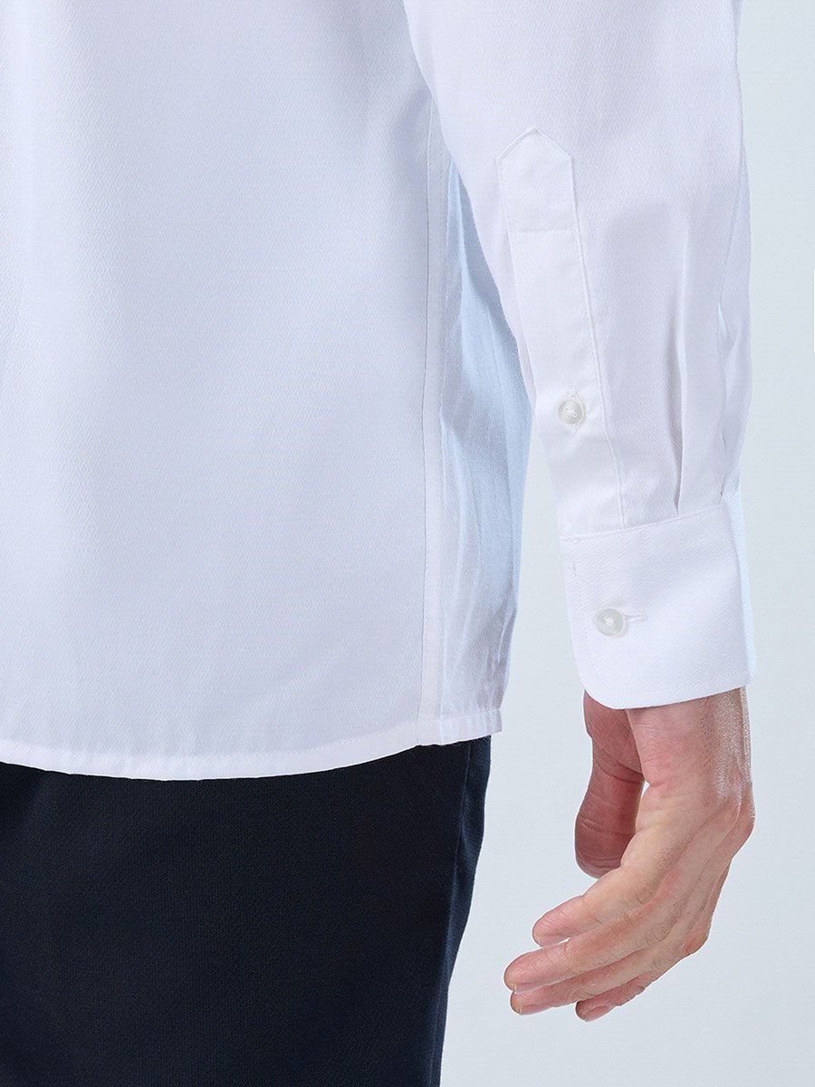 Men White Solid Regular Fit Shirt with Pocket Detail