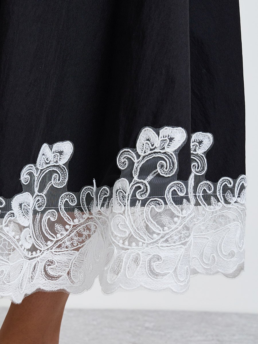 Black Lace Hem Sleeveless A-Line Maxi Dress