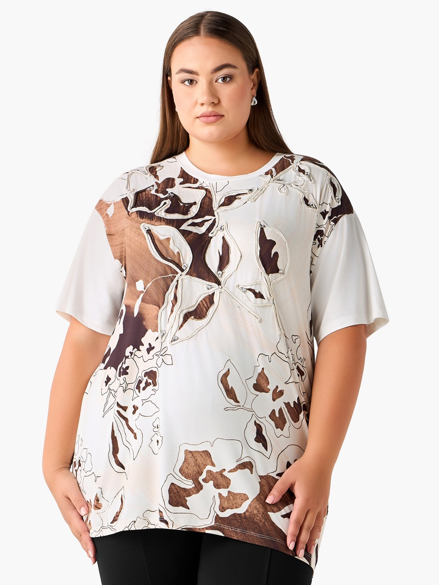 Relaxed Fit T-Shirt with Applique Accent