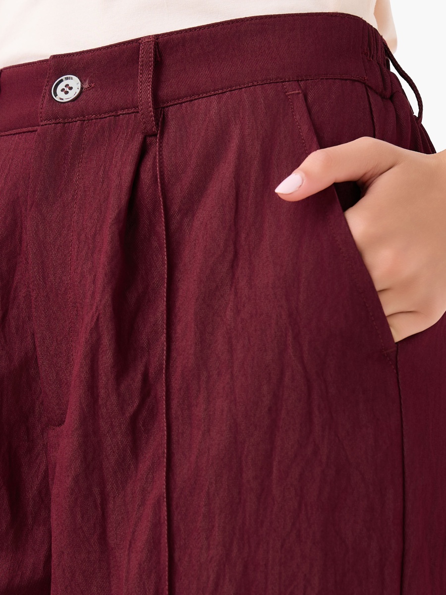 Wide-Leg Pleated Trousers