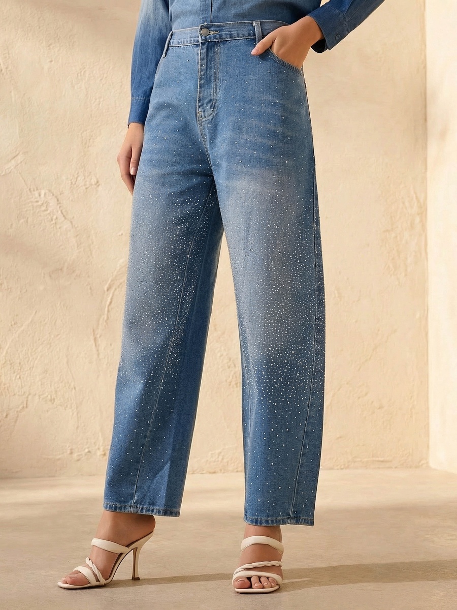 Mid-Rise Jeans with Embellished Detail
