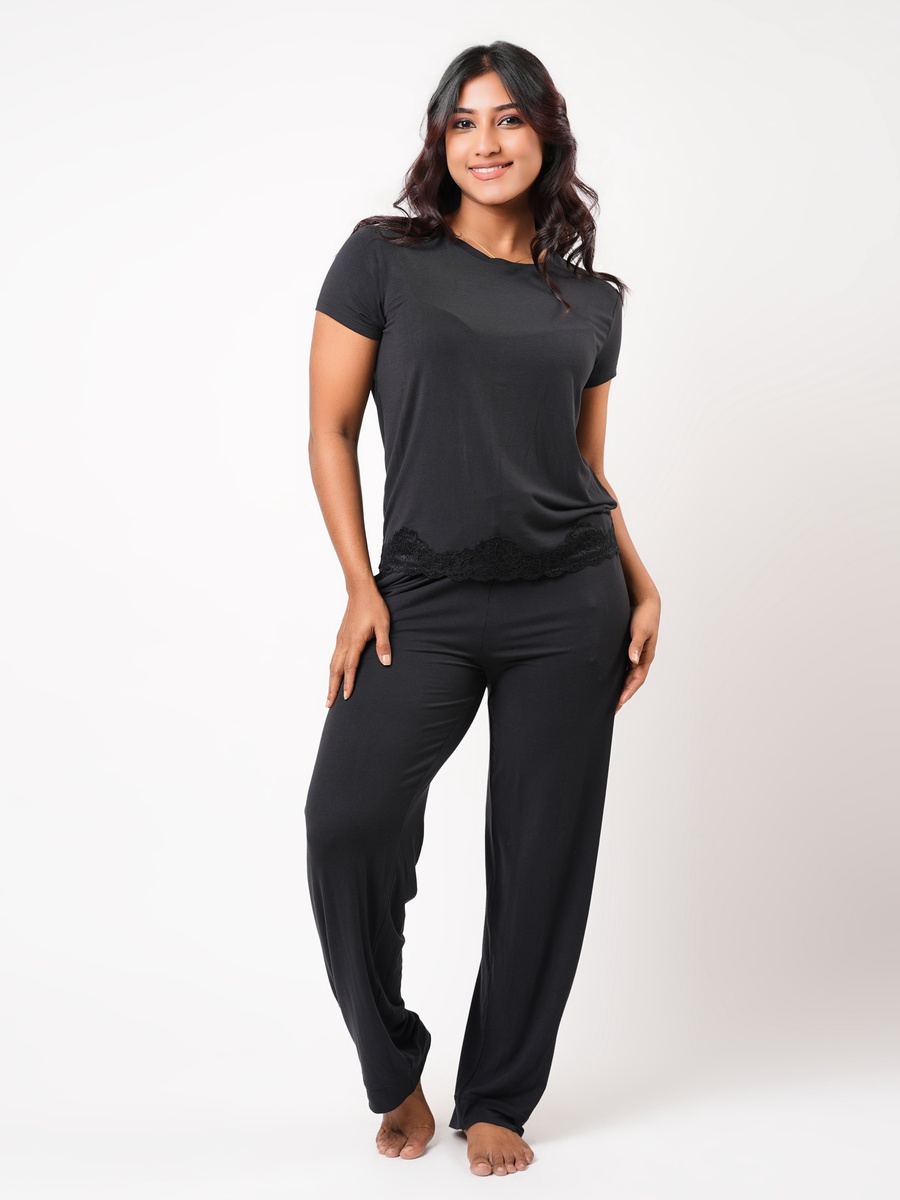 Pyjama Set with T-Shirt and Trousers