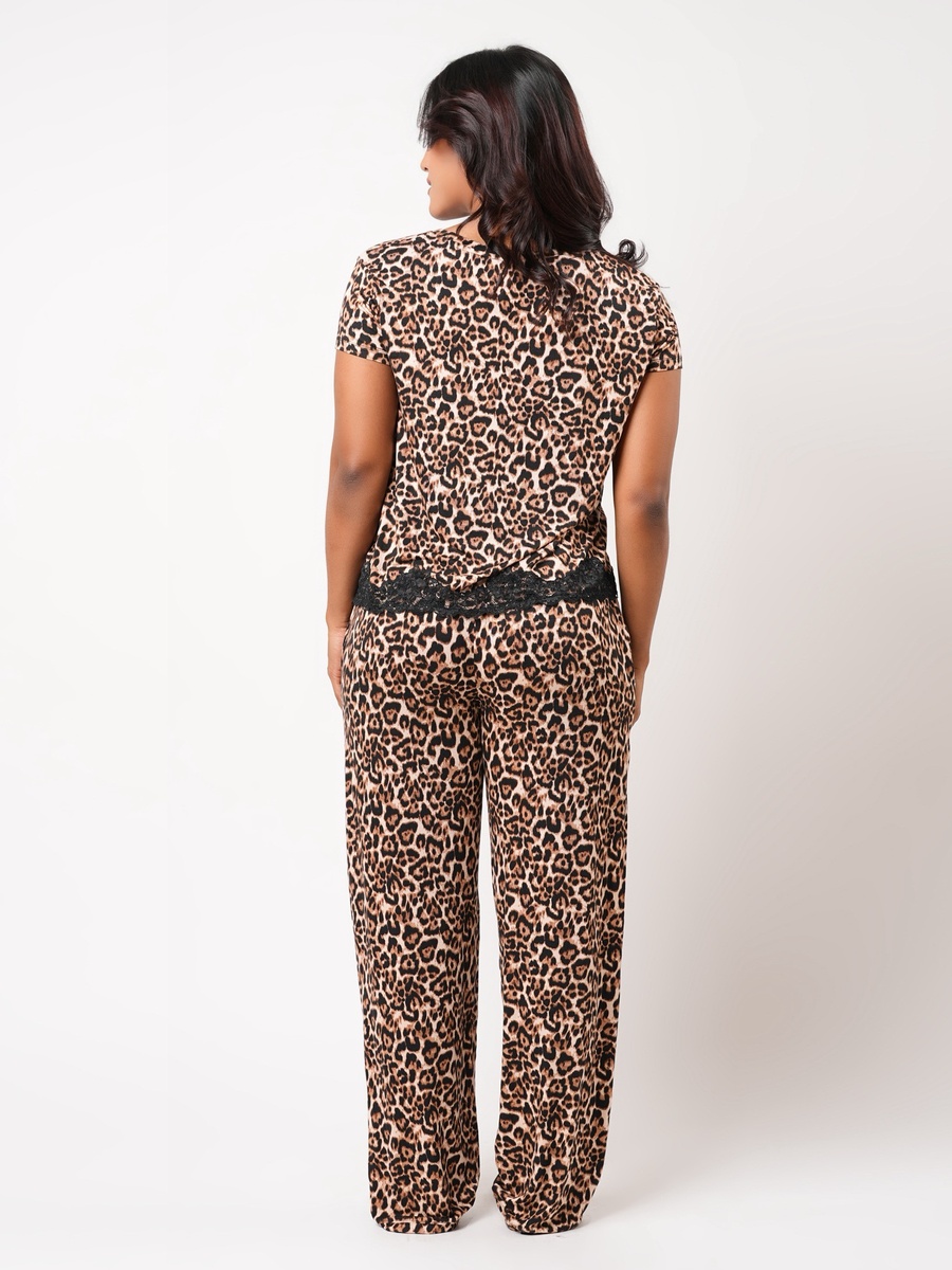Pyjama Set with T-Shirt and Trousers