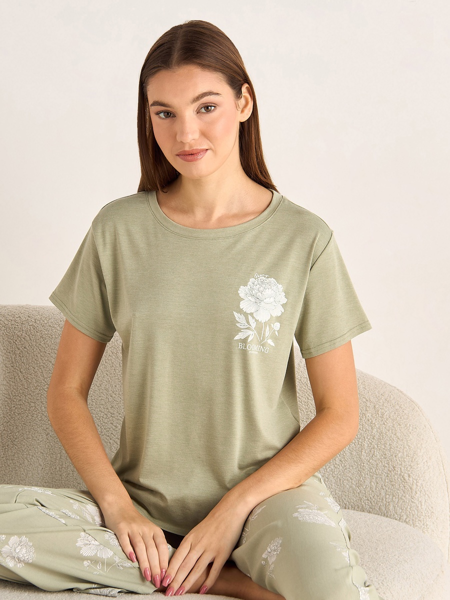 Pyjama Set with T-Shirt and Pants
