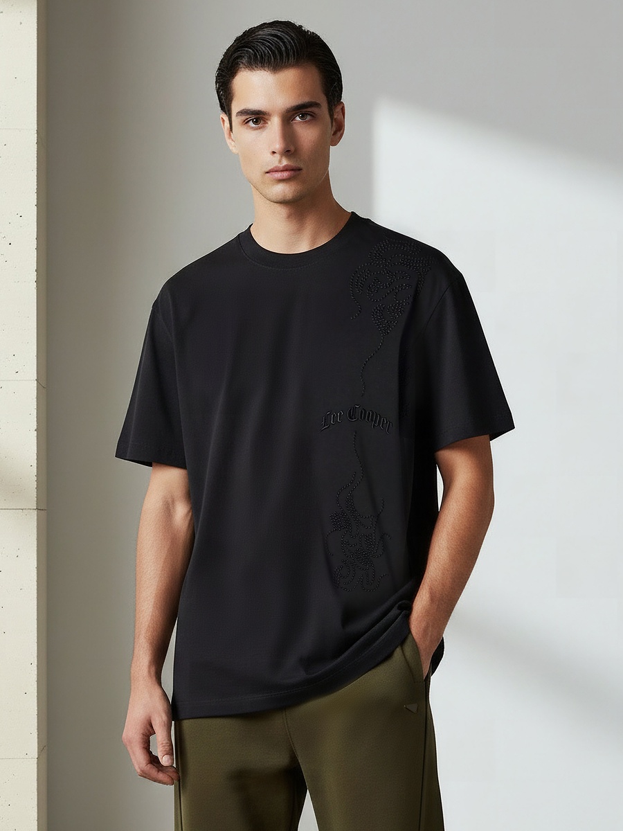 Men Regular Fit Crew Neck Short Sleeves Embellished T-Shirt