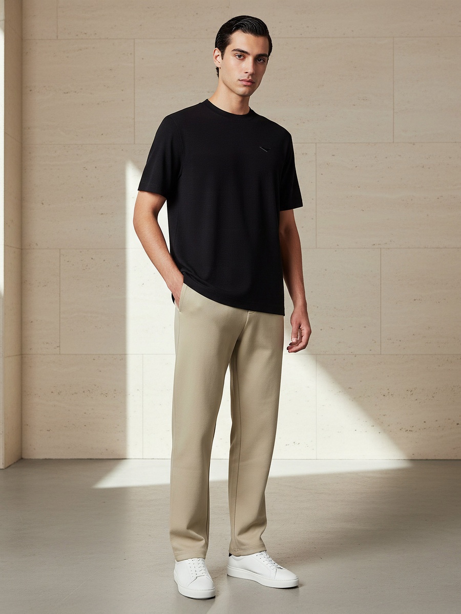 Men Regular Fit Crew Neck Short Sleeves Badge Detail T-Shirt