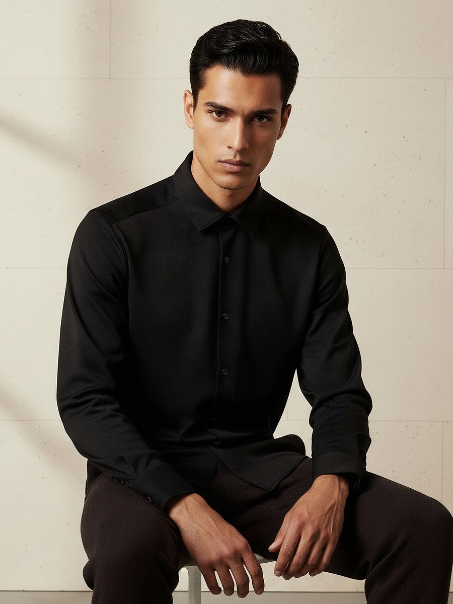 Men Slim Fit Collared Seamless Long Sleeve Shirt