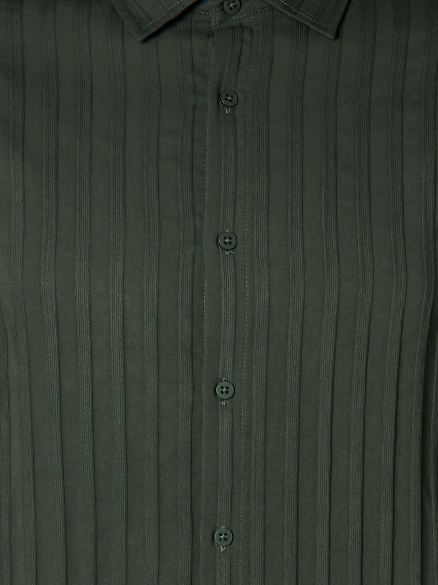 Men Regular Fit Collared Textured Long Sleeves Shirt