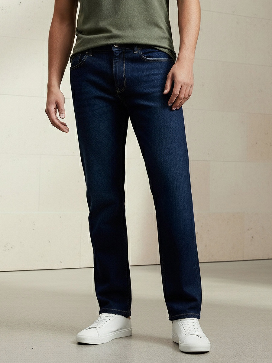 Men Straight Fit Mid-Rise Jeans
