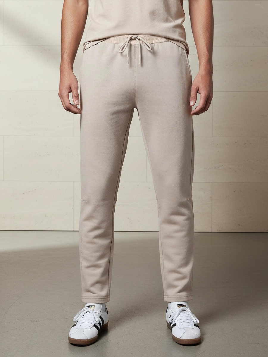 Men Regular Fit Joggers with Pockets