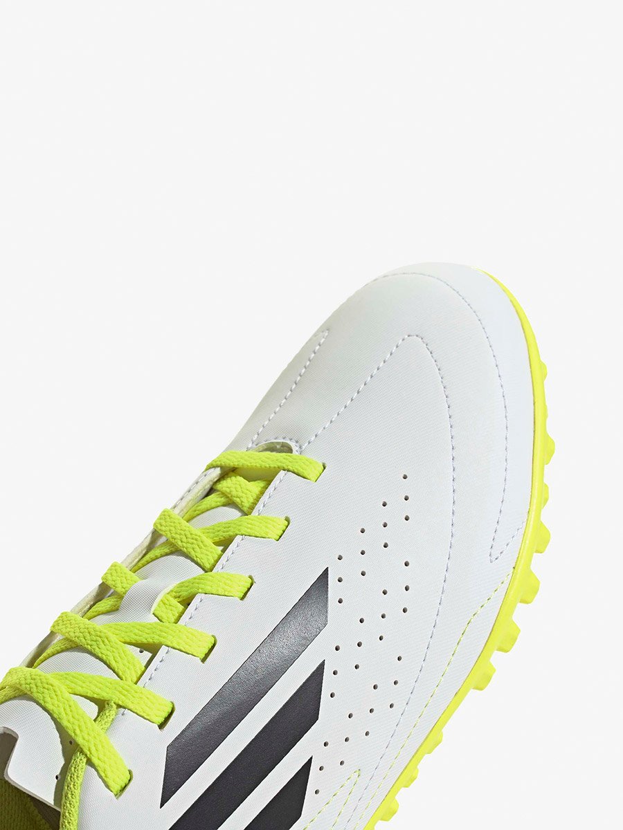 Deportivo III Turf Shoes