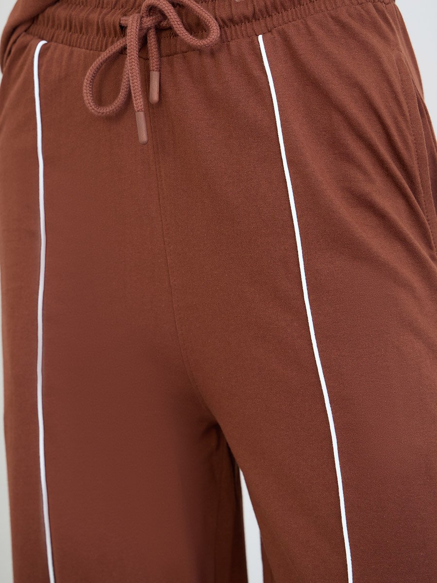 Brown Piping Detail Cotton T-Shirt and Joggers Set