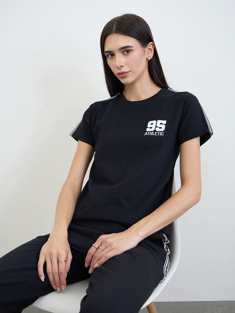 Black Side Taping Striped Printed T-Shirt and Joggers Set