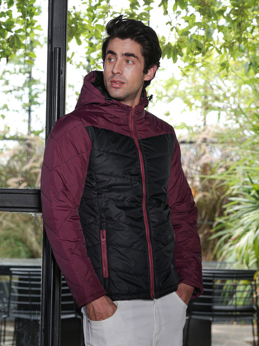Men Burgundy Color Block-Graph Quilted Puffer Jacket