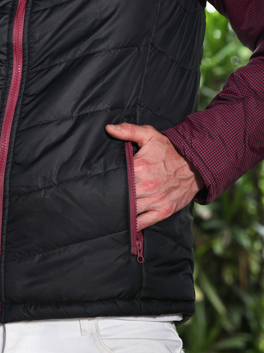 Men Burgundy Color Block-Graph Quilted Puffer Jacket