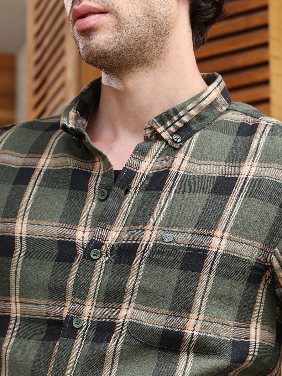 Men Jungle Green Button-Down Shadow-Plaid Shirt