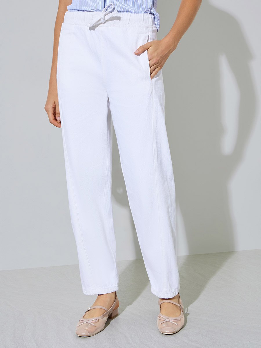 White Barrel Fit Jogger Style Jeans