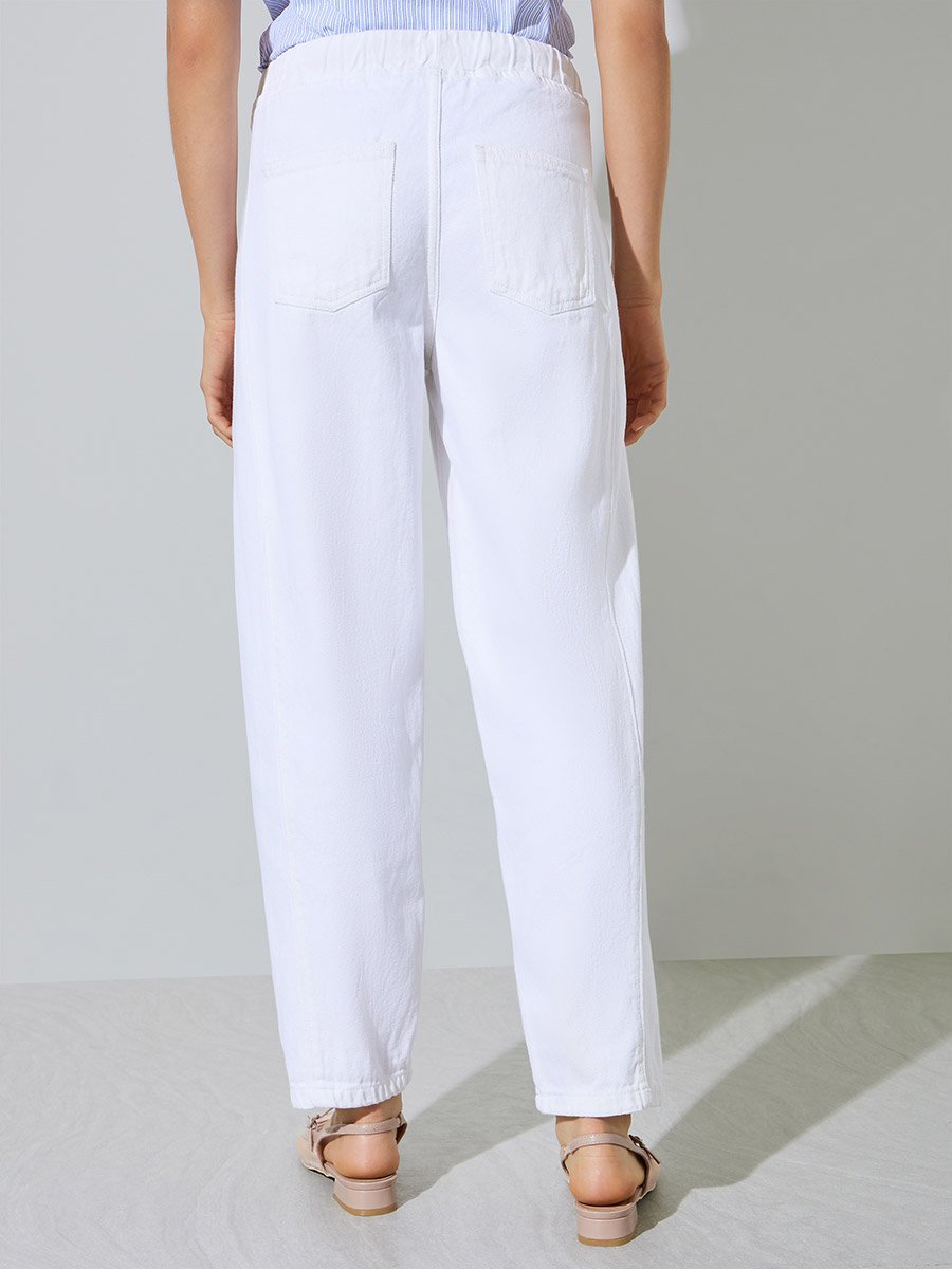 White Barrel Fit Jogger Style Jeans