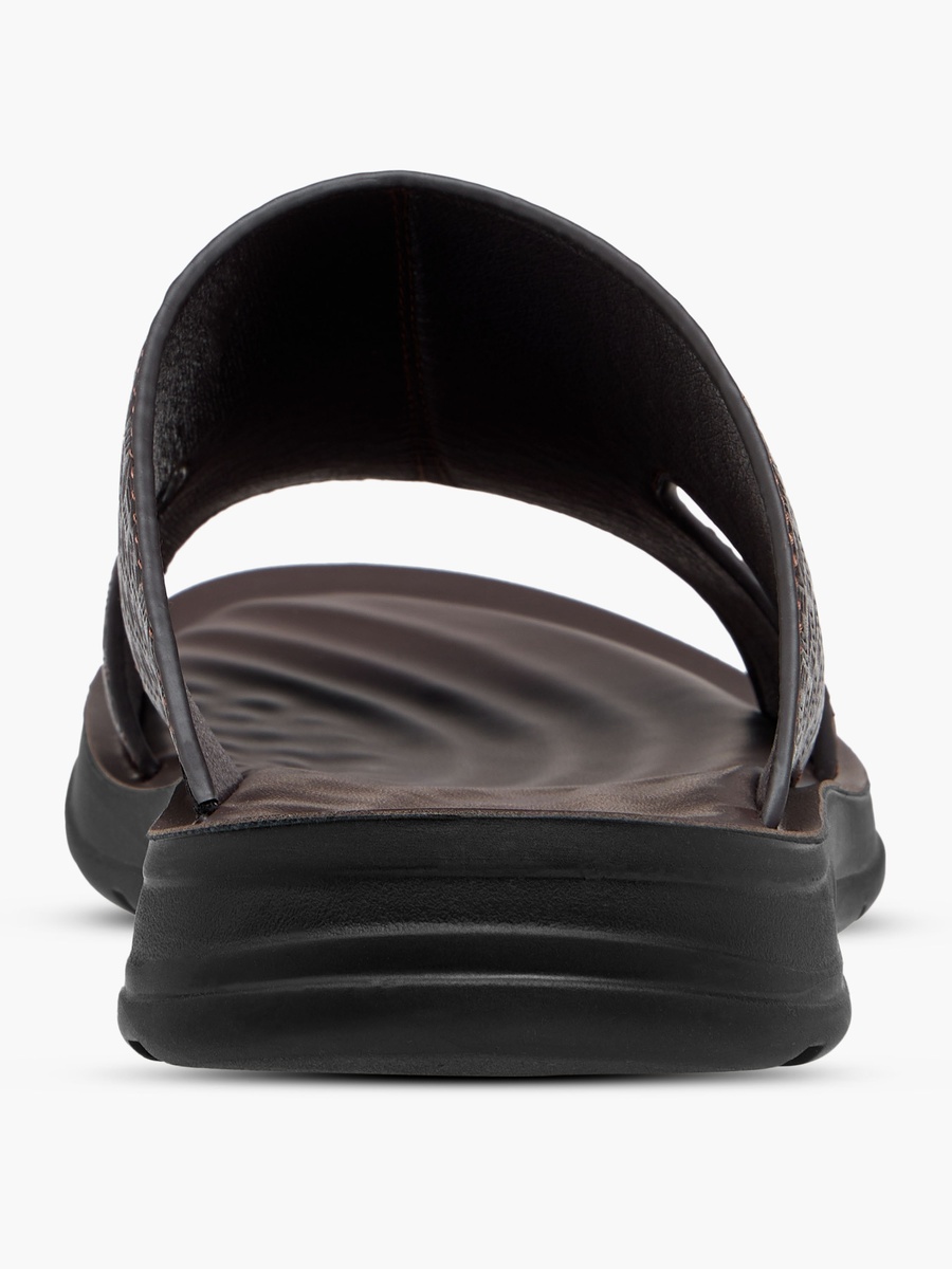 Men Textured Arabic Sandals