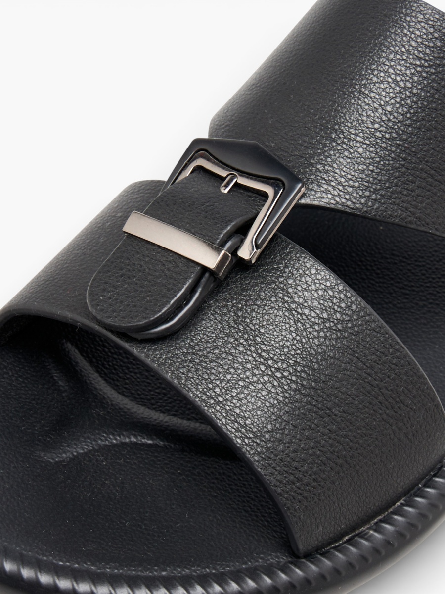 Men Buckle Detail Arabic Sandals
