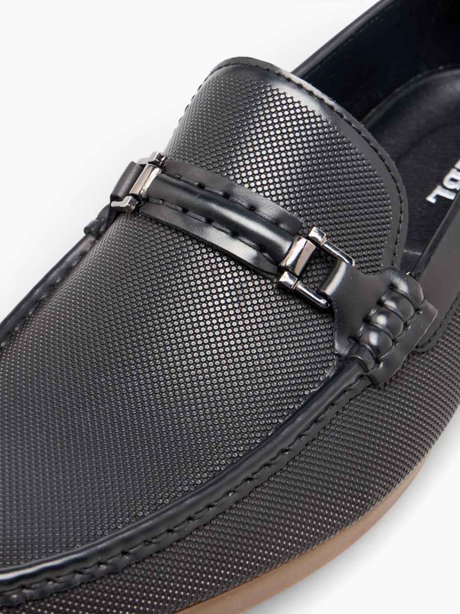 Men Textured Loafers