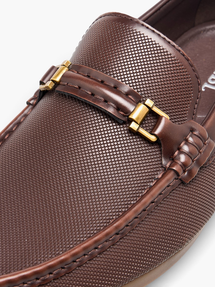 Men Textured Loafers