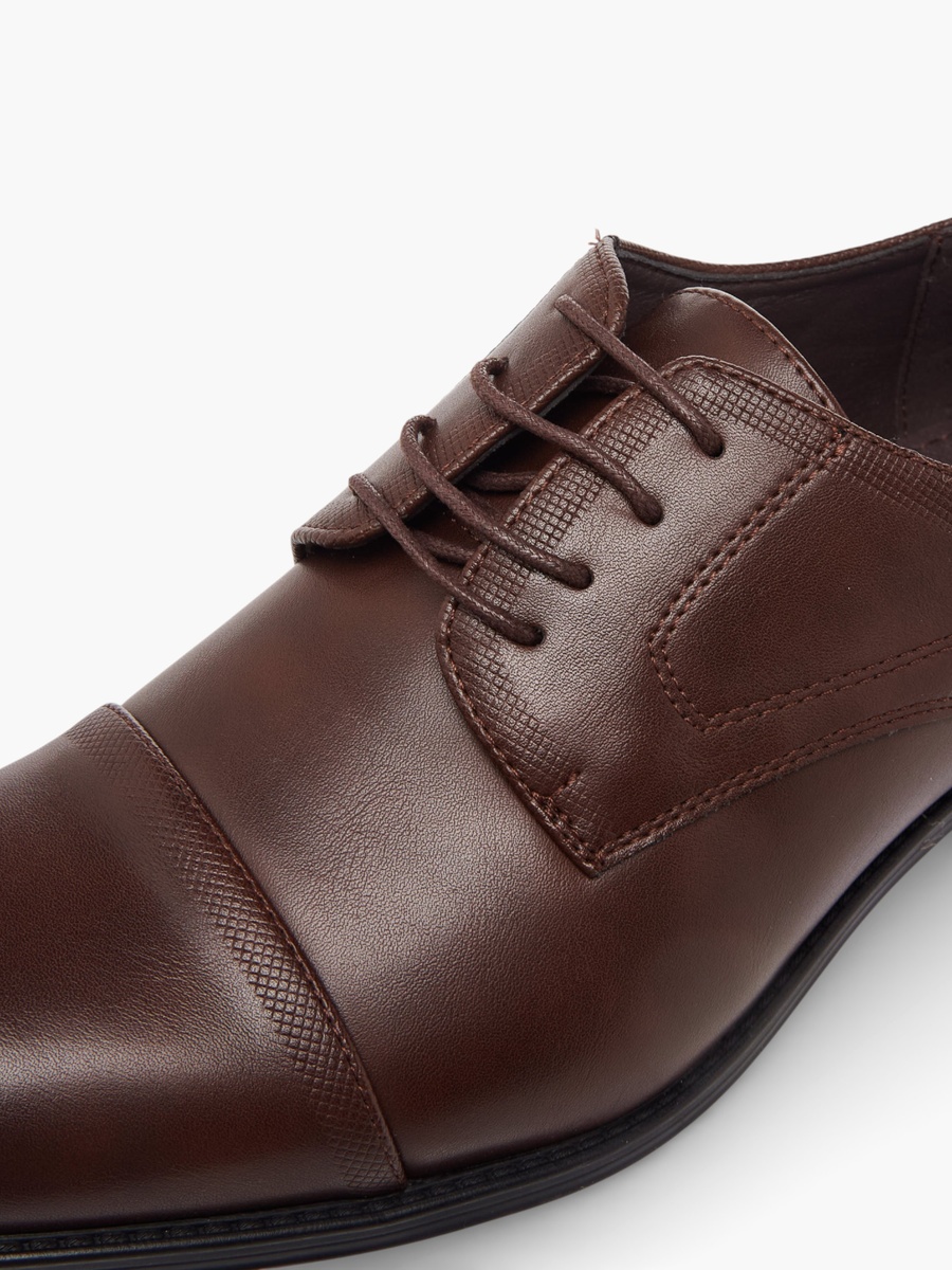 Men Lace-Up Derby Shoes