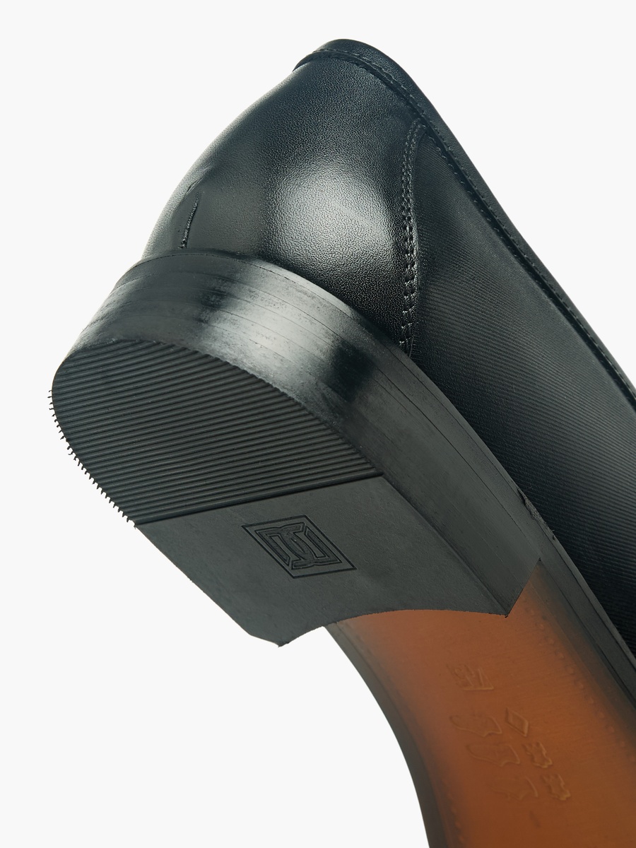 Men Textured Leather Loafers