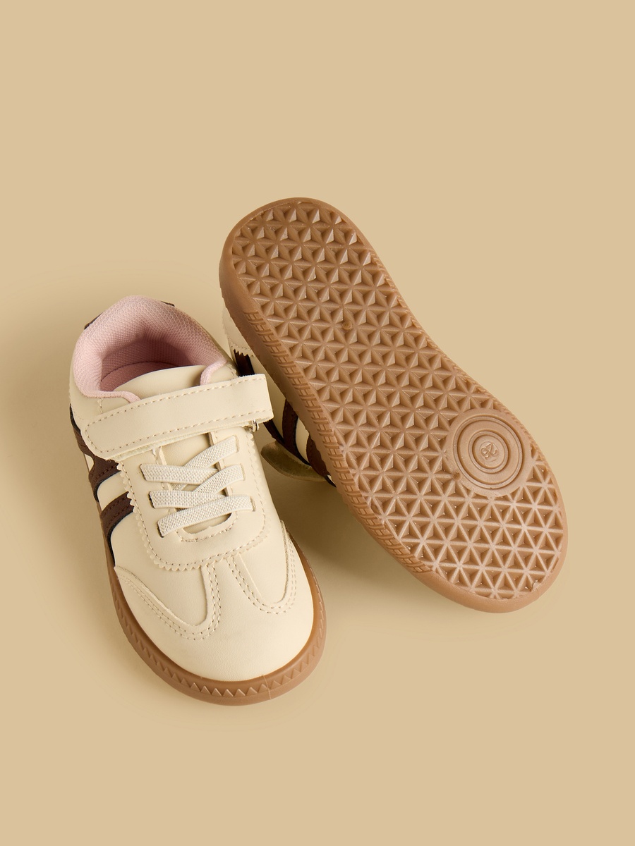 Panelled Sports Shoes with Hook and Loop Closure