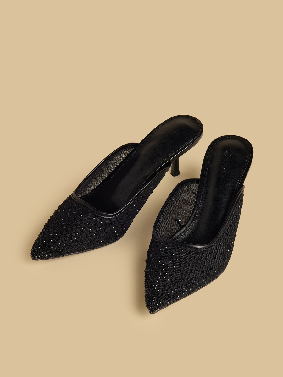 Embellished Pointed Toe Kitten Heel Shoes