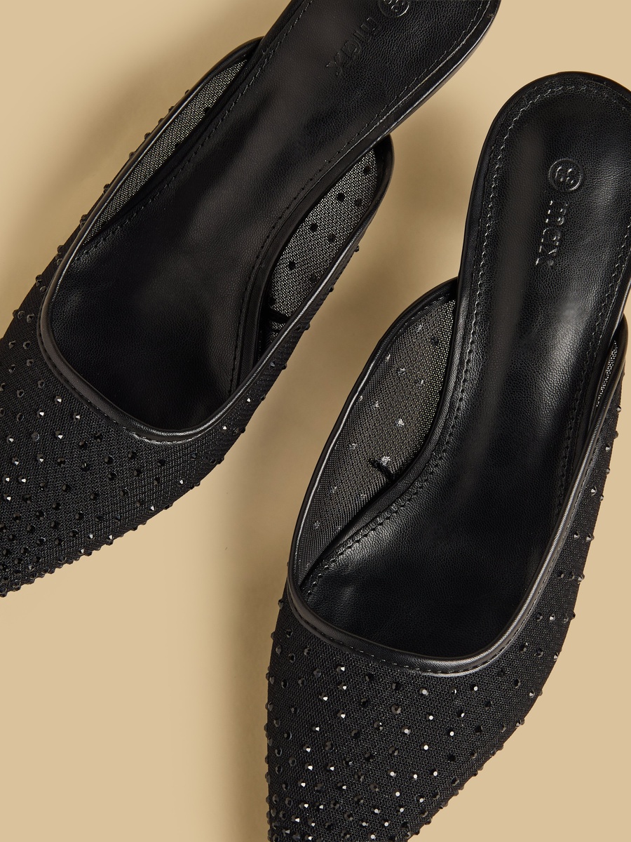 Embellished Pointed Toe Kitten Heel Shoes