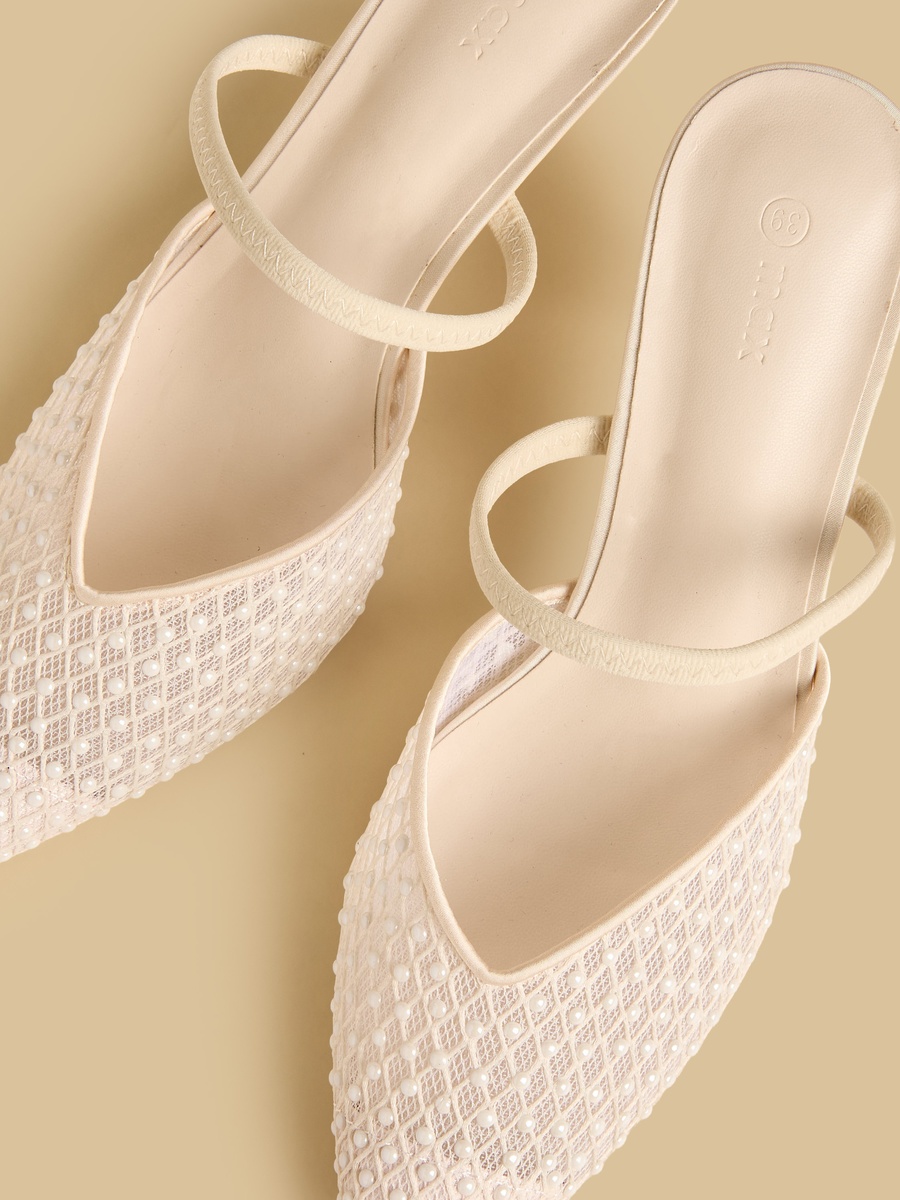 Pearl Embellished Pointed Toe Shoes
