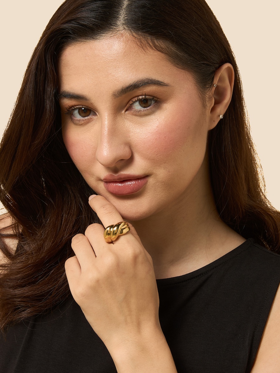 Metallic Ring