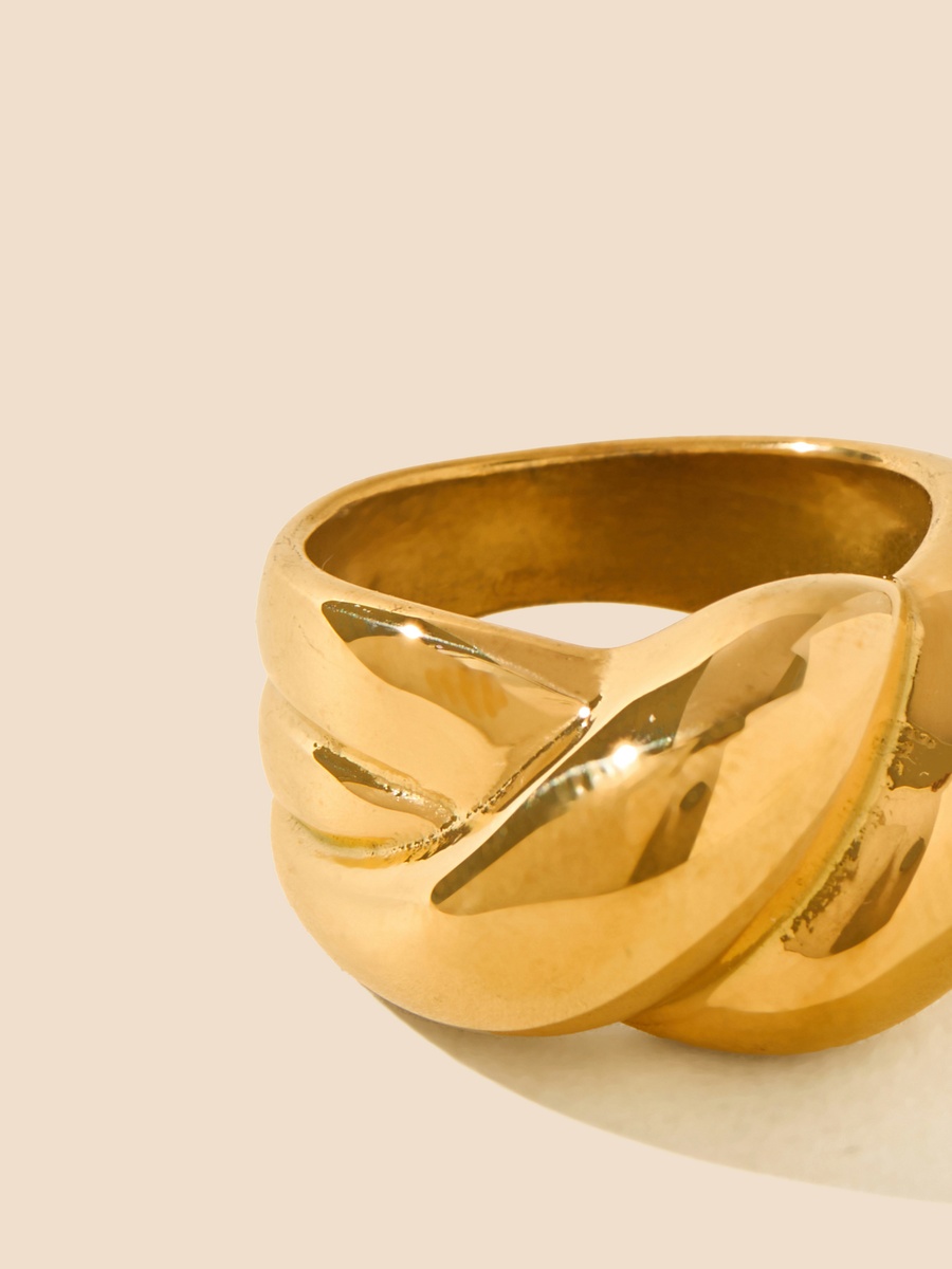 Metallic Ring