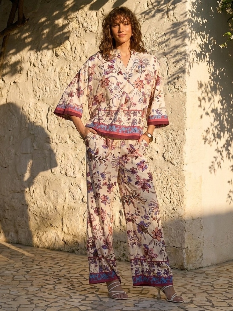Floral Print V Neck Top with 3/4 Sleeves