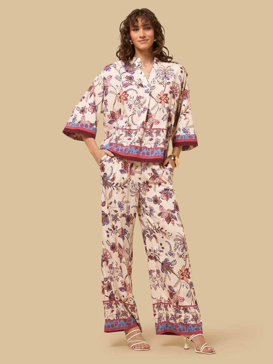 Floral Print V Neck Top with 3/4 Sleeves